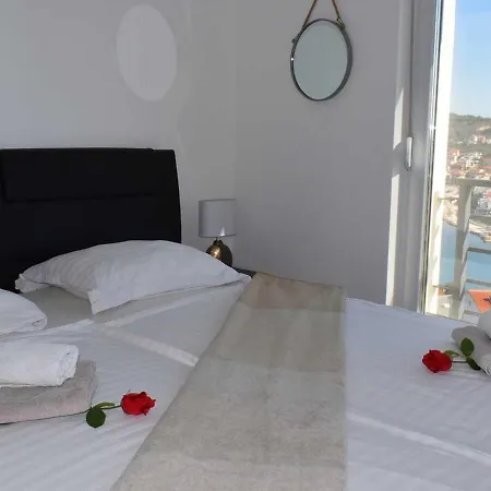 Anniken * Trogir